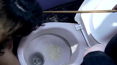 Mi alayeye ikọkọ ibalopo ẹrú Melanie Memphis. O jẹ ẹru ayanfẹ mi, o dabi alaiṣẹ, ọdọ, sinu ibalopo furo, ṣiṣe ipa, ati pe Mo le lo nigbakugba ti Mo fẹ. Apa 1.