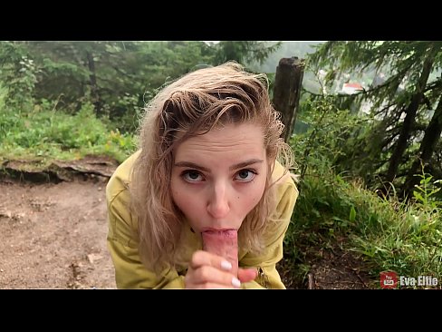 ❤️ Ọdọmọbìnrin gbe pẹlẹbẹ lẹhin fifun ni gbangba - Eva Elfi ❤️ Iwa onihoho furo